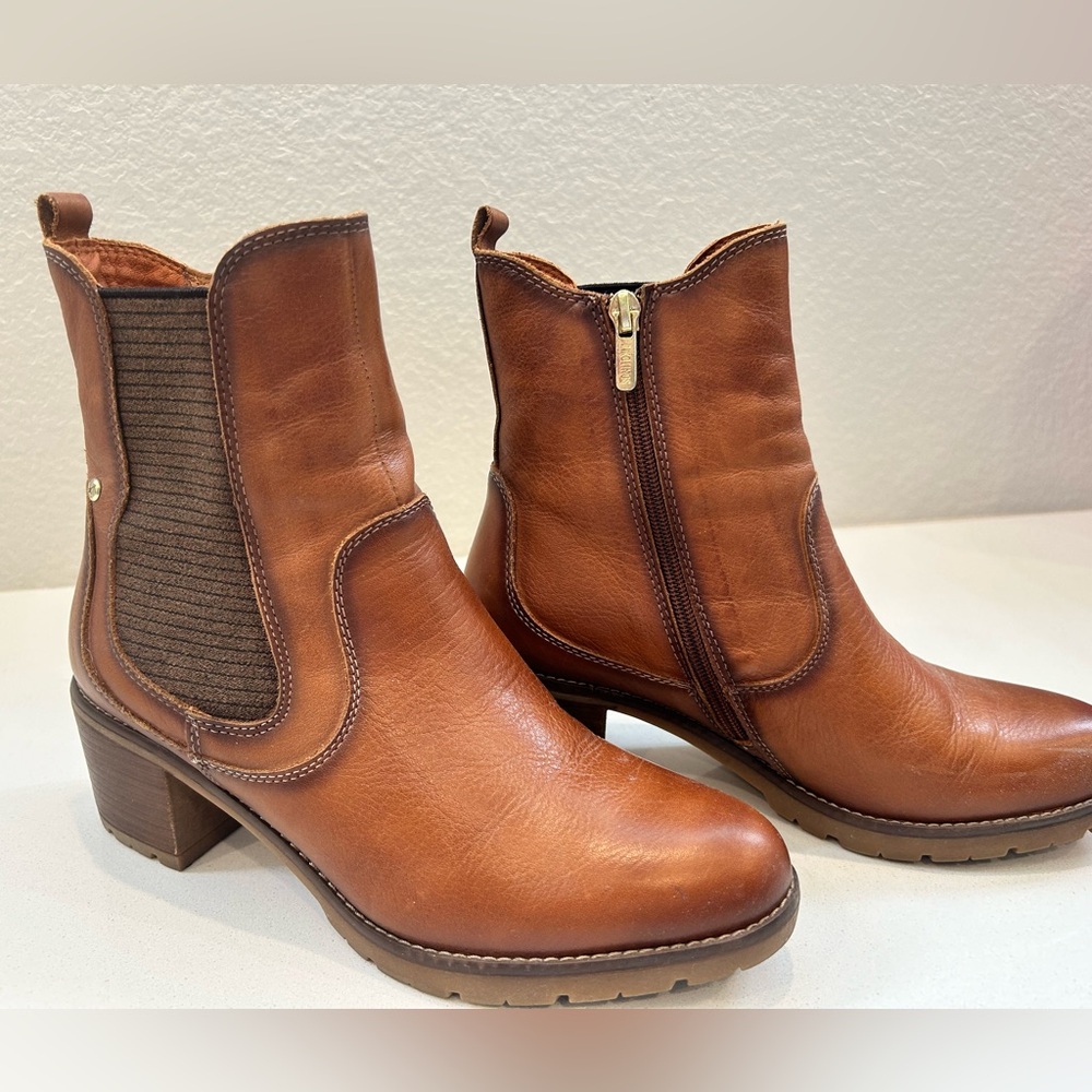 Pikolinos midi boot, NWOT size 39